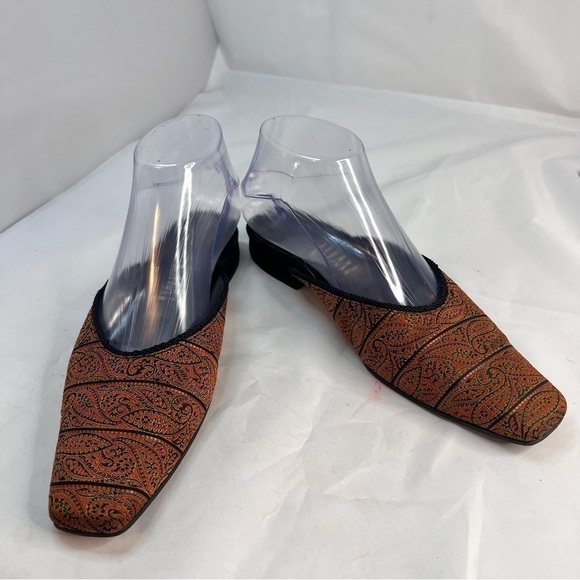 STUART WEITZMAN Beautiful Embroidered Jacquard Slippers - Picture 3 of 11